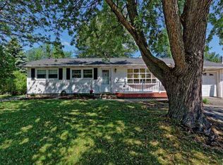 17 Wertman Ln, Loudonville, NY 12211