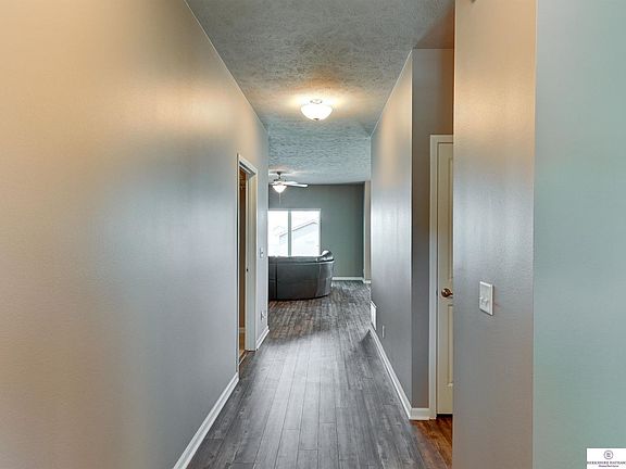 5th image of 20818 Clark St