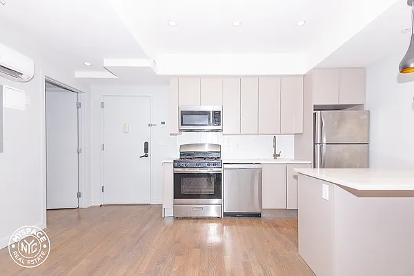Rented by MySpaceNYC | media 2