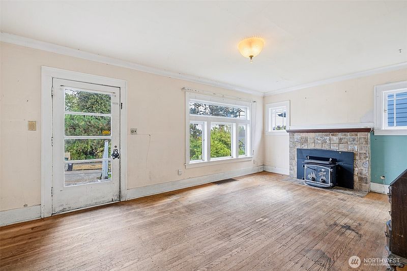2nd image of 3831 Bagley Avenue N