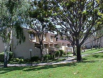 2nd image of 8354 Rush St