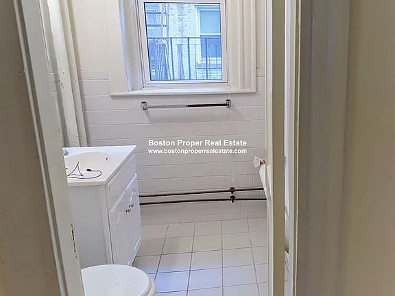 111 Park Dr. #25 Boston - Fenway Unit Photo 4