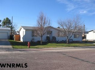 545 4th St, Gering, NE 69341