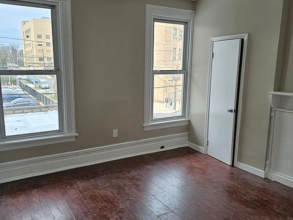 4th image of 102 Valentine St Floor 2