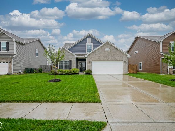 1299 W Crystal Dr, Fortville, IN 46040
