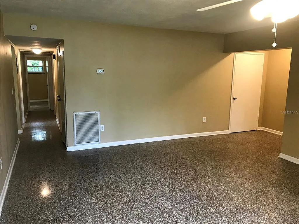 3 bed, 2.0 bath, 1227 sqft, $1,950 — Photo 3