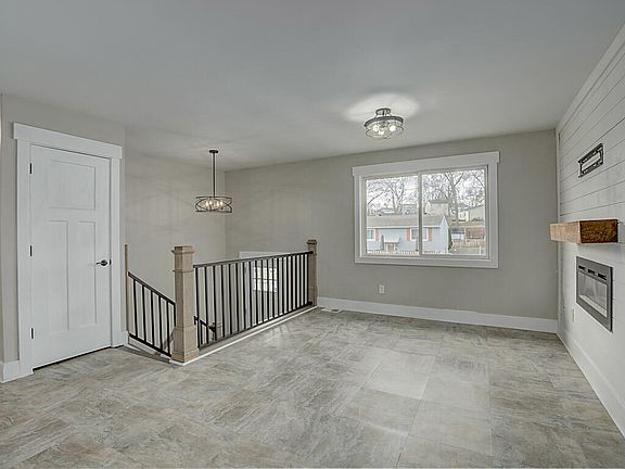 3rd image of 153 Belair Cir