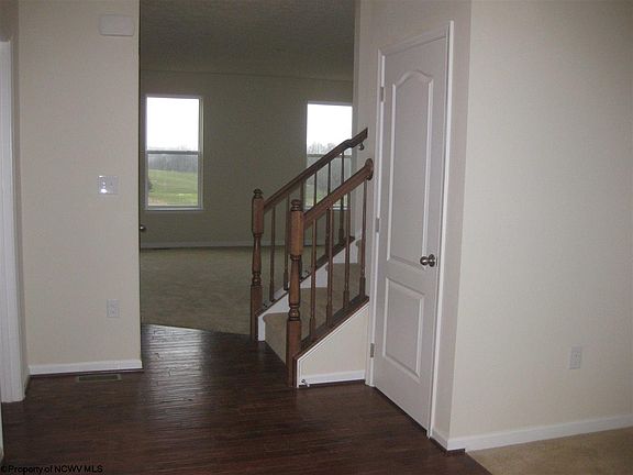 3rd image of 226 Meadow Ponds Ln
