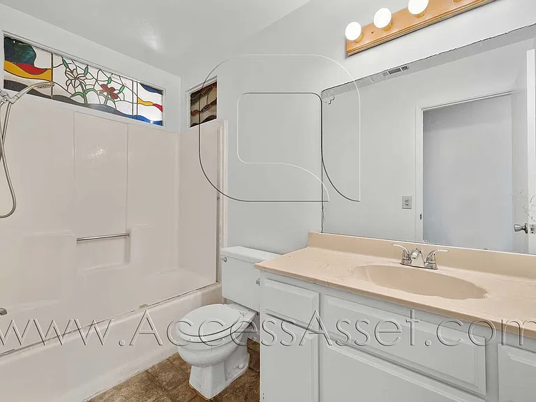 1700 Walden Ln — Photo 3