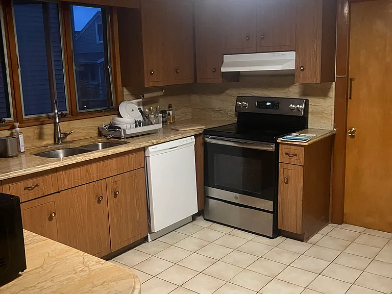 38 Whitman St #1 — Photo 6