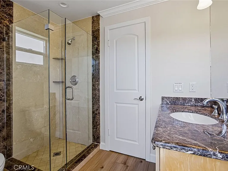 1840 Temple Hills Dr — Photo 33