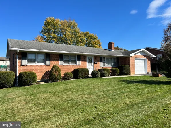 117 W Walter Ave, Greencastle, PA 17225