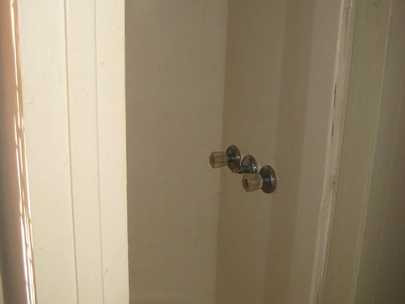 4th image of 324 Manini Pl #D