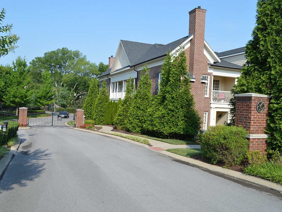 1st image of 111 Grant Park Dr