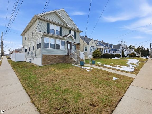 2nd image of 2200 Vauxhall Rd