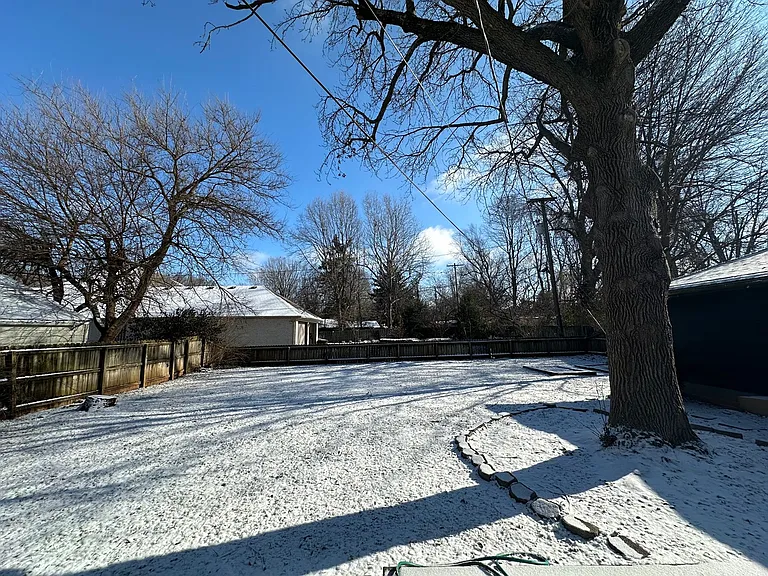 1218 S National Ave — Photo 12