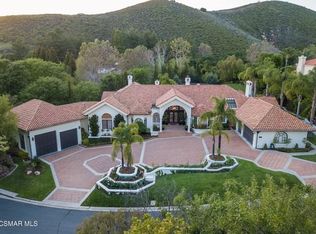 525 Meadow Grove Ln, Thousand Oaks, CA 91362