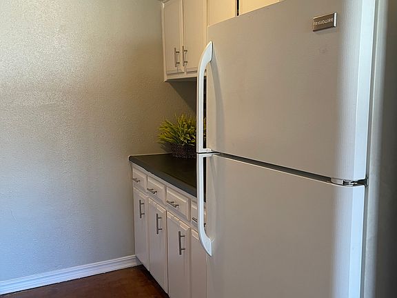 4th image of 407 N Baumann Ave #4