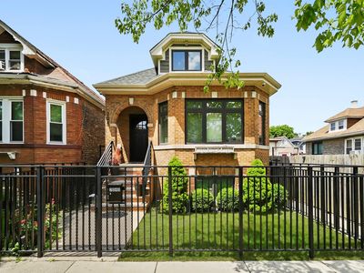 2040 N Laporte Ave, Chicago, IL, 60639