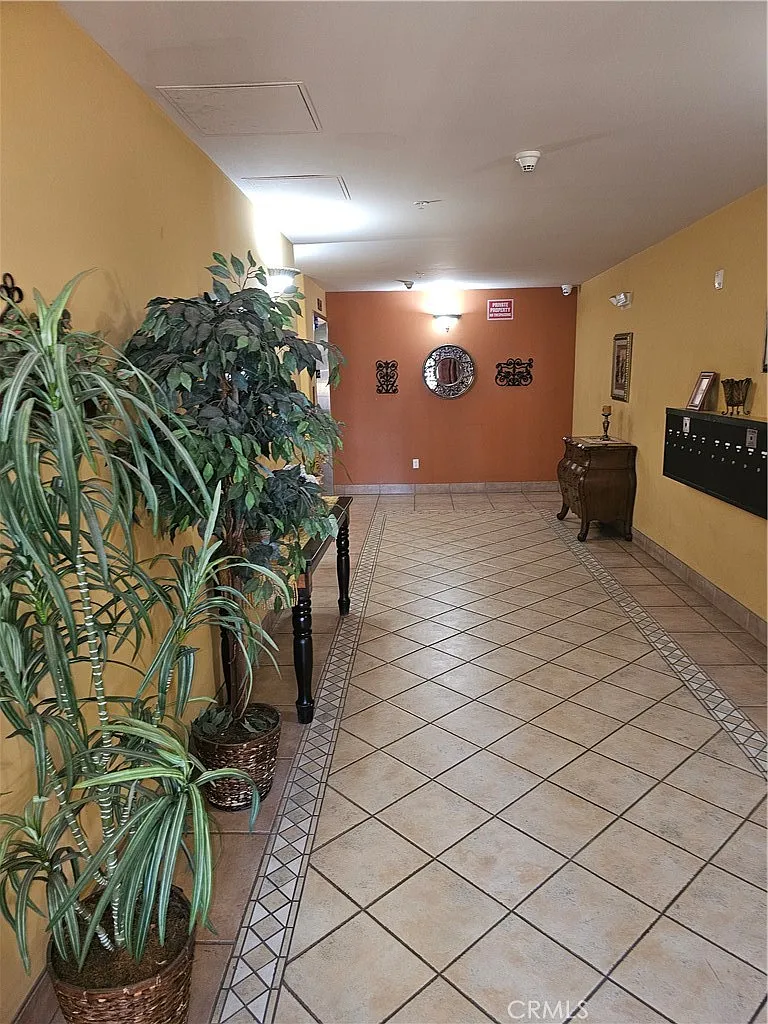 3 bed, 1536 sqft, $3,999 — Photo 3