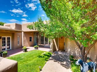 48 Paseo Aragon, Santa Fe, NM 87506