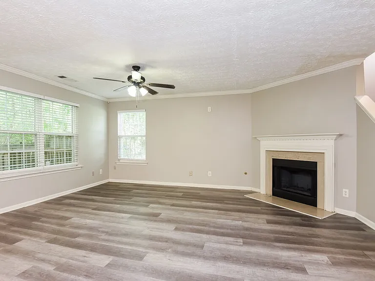 124 Drury Ln — Photo 5