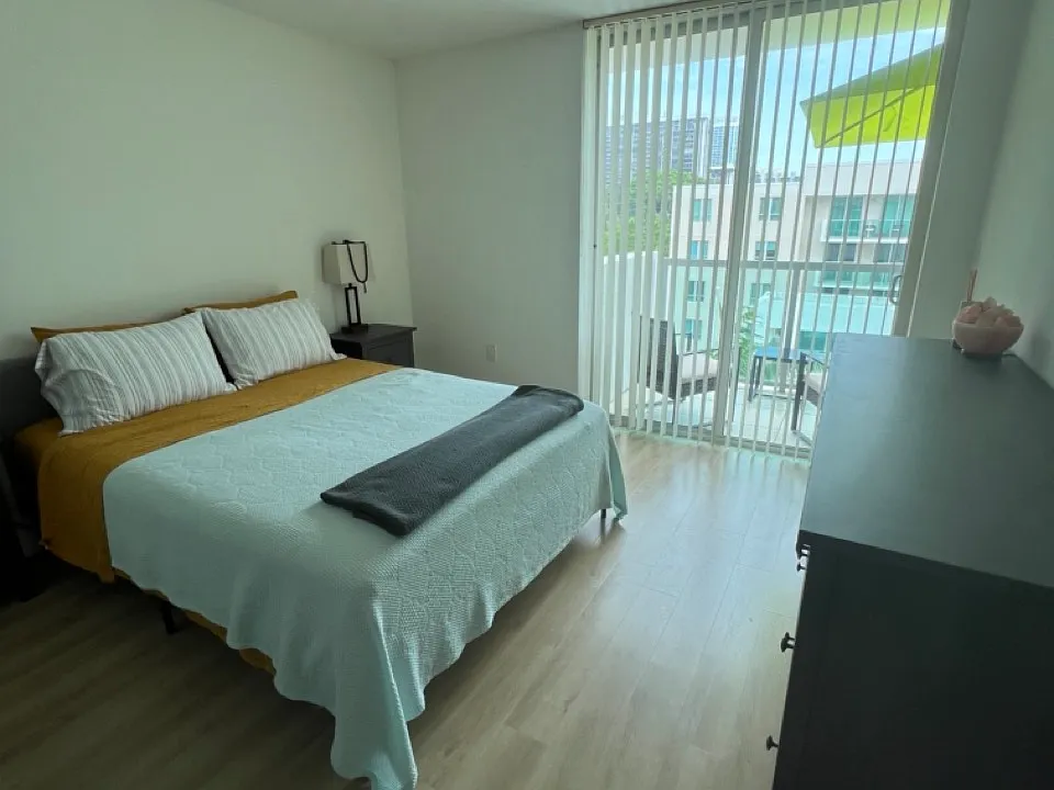 1530 Brickell Ave #515