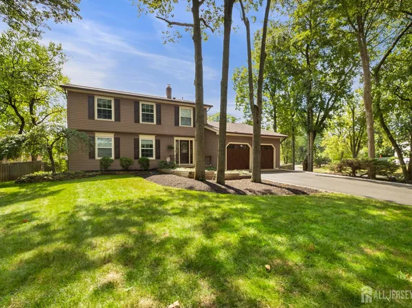 1 Hawthorn Rd, Piscataway, NJ 08854