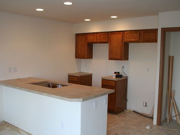 4th image of 203 99th St E #B