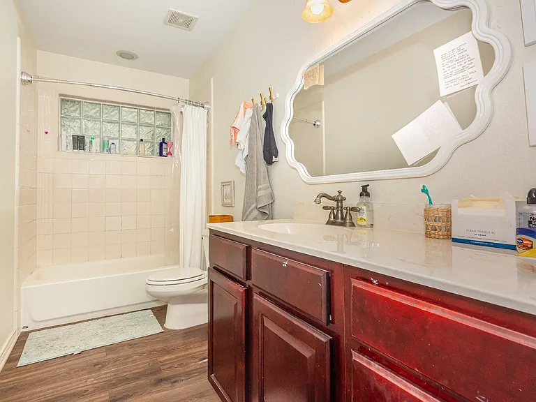 4220 Lovers Ln — Photo 23
