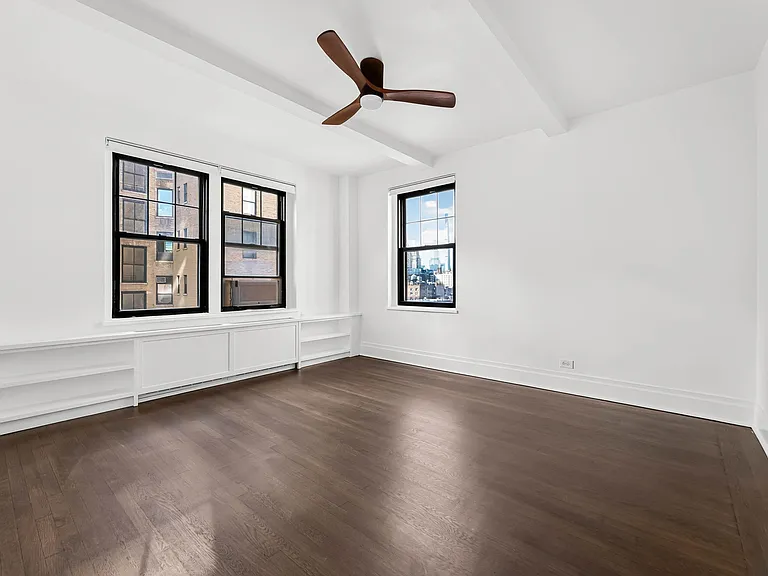 172 W 79th St #11F — Photo 6
