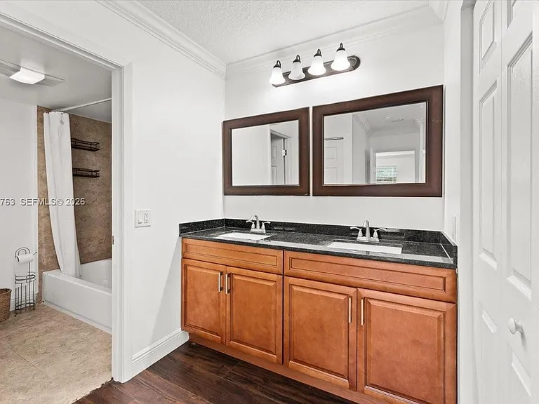 7944 Eastlake Dr #D — Photo 18