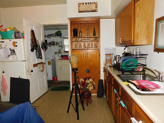 2nd image of 930 Cottage Ave