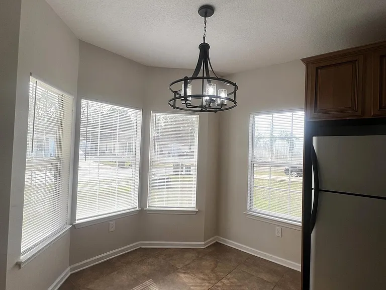 11601 Oaklane Dr — Photo 7