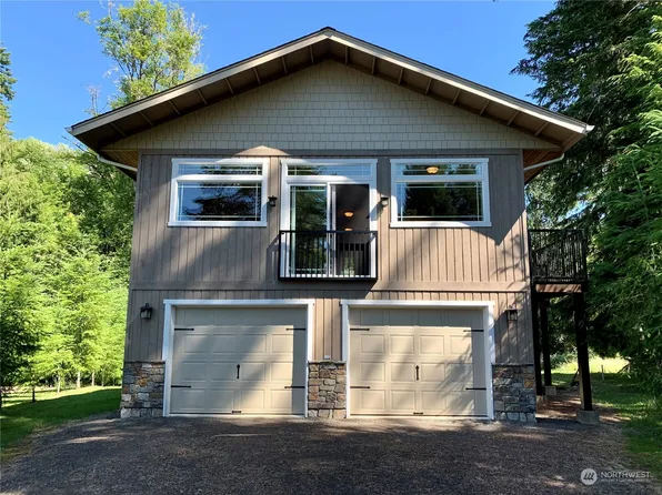 109 Silver Lane, Silver Creek, WA 98585