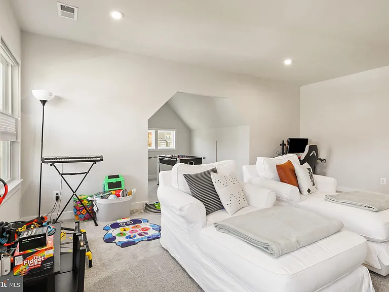 212 Southern View Dr — Photo 40