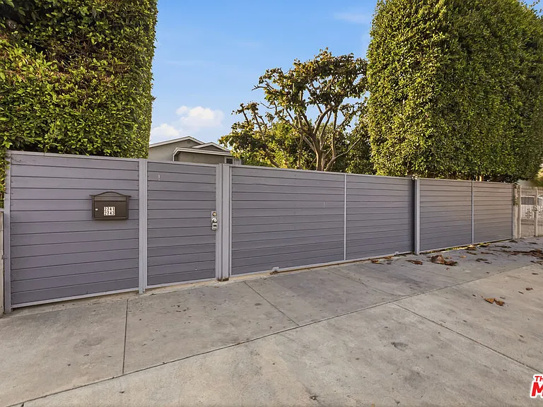 2741 S Palm Grove Ave — Photo 34