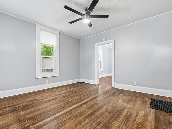 3rd image of 1205 Wade St