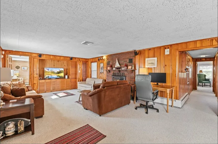 3 bed, 1344 sqft, $2,200 — Photo 4