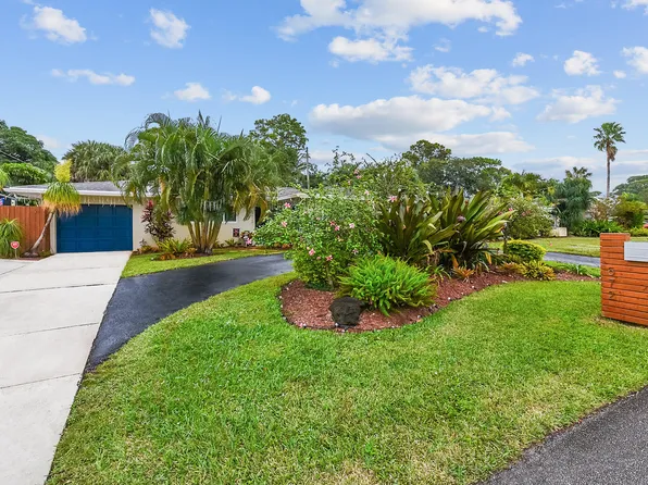 572 Ontario Road, Haverhill, FL 33415