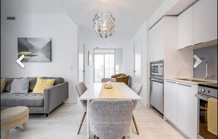 501 Yonge St #805 — Photo 1