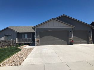 4376 Vinecliff Dr, Rapid City, SD 57703