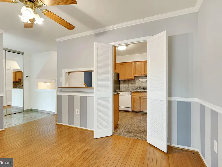 6060 Hollow Knoll Ct — Photo 7