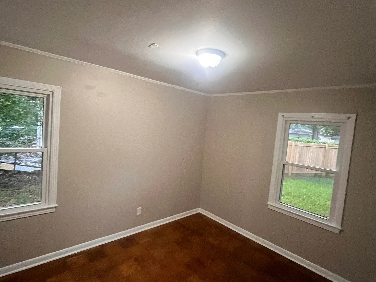 3 bed, 1100 sqft, $1,350 — Photo 2