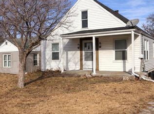 825 Walters Dr, Saint Louis, MO 63135