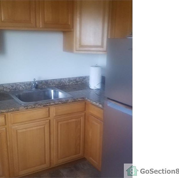 1st image of 810 Rockdale Dr