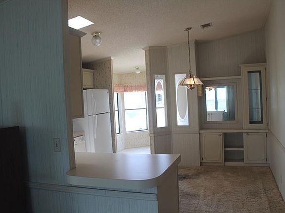 5th image of 14371 Weeksonia Ave
