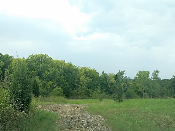 4th image of 18528 Redbud Dr
