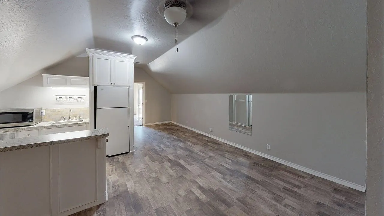 115 G Street - 1 — Photo 4