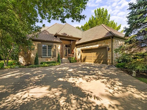 11361 Granada Ct, Leawood, KS 66211